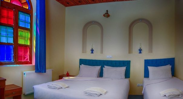 هتل سنتی درباری