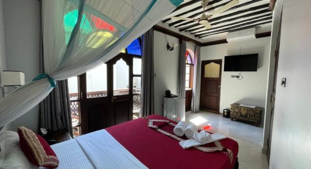 DHOW PALACE HOTEL