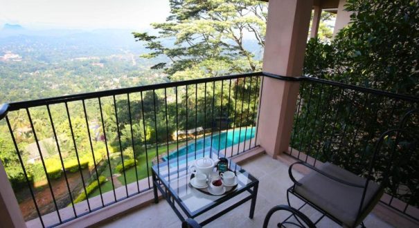 MOUNT RANDHOLEE HOTEL
