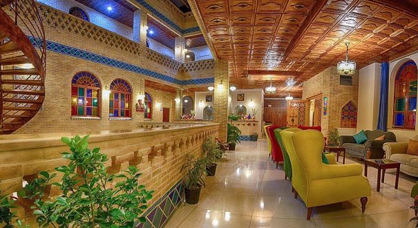 هتل سنتی درباری