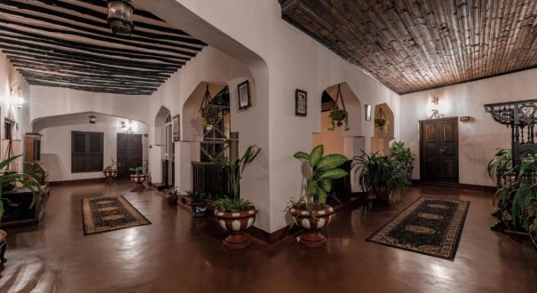 DHOW PALACE HOTEL