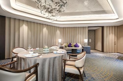 RADISSON YANGTZE SHANGHAI HOTEL