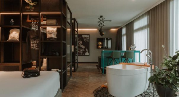 THE CLICK CLACK HOTEL