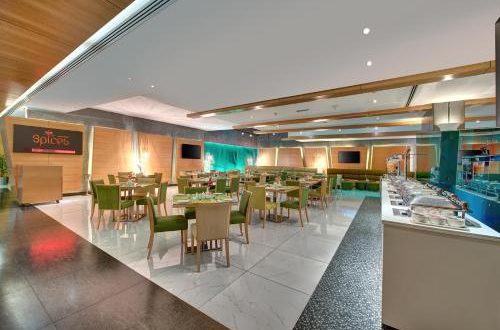AL KHOORY EXECUTIVE HOTEL