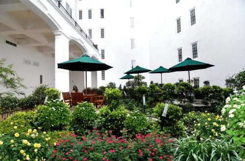 ARALIYA RED HOTEL