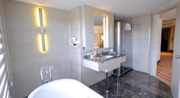 RAMADA PLAZA BY WYNDHAM IZMIR HOTEL