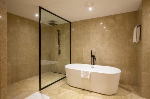 DUBAI MARINE BEACH HOTEL