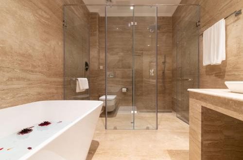ARALIYA RED HOTEL