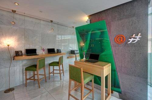 AL KHOORY EXECUTIVE HOTEL