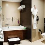 CARLTON DOWNTOWN HOTEL
