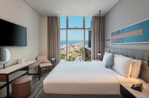 TH8 PALM DUBAI BEACH HOTEL