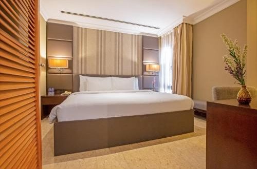 DUBAI MARINE BEACH HOTEL