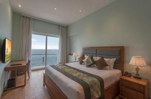 OCEAN EDGE SUITES HOTEL