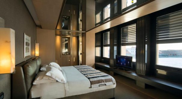 KEY HOTEL