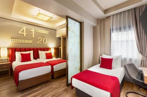RAMADA BY WYNDHAM PERA HOTEL