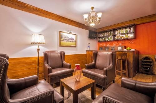 MIRAGE KINGS COTTAGE HOTEL