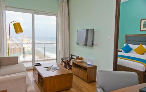 OCEAN EDGE SUITES HOTEL