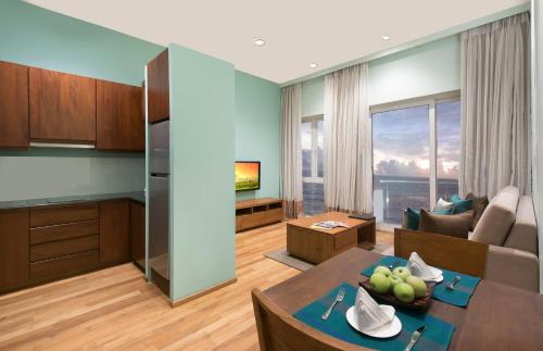 OCEAN EDGE SUITES HOTEL