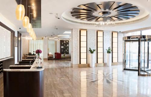 CARLTON DOWNTOWN HOTEL