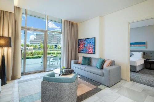 TH8 PALM DUBAI BEACH HOTEL