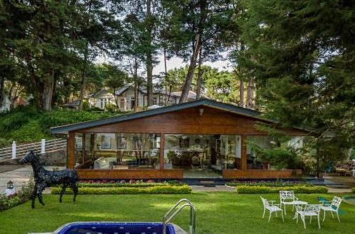 MIRAGE KINGS COTTAGE HOTEL