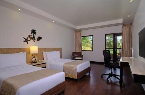 HOLIDAY INN BEACH RESORT GOA HOTEL