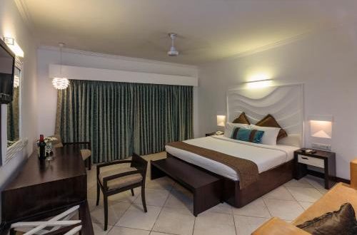 SONESTA INNS BEACH HOTEL