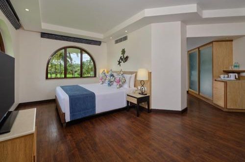 HOLIDAY INN BEACH RESORT GOA HOTEL