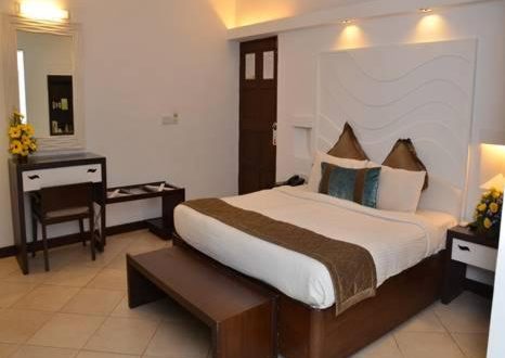 SONESTA INNS BEACH HOTEL