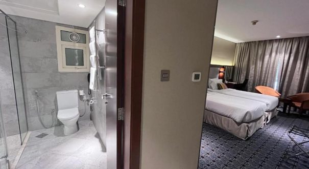 VERSAILLES BY RAVIZ HOTEL