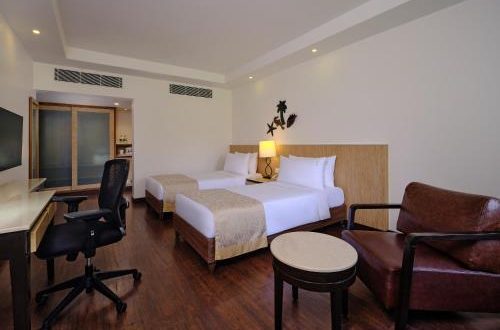 HOLIDAY INN BEACH RESORT GOA HOTEL