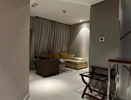 VERSAILLES BY RAVIZ HOTEL