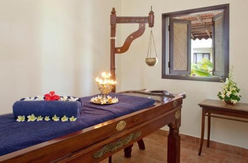 HOLIDAY INN BEACH RESORT GOA HOTEL