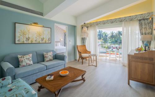 HERITAGE VILLAGE RESORT HOTEL