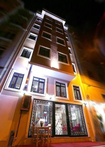 MAXWELL HOTEL