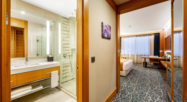 HOLIDAY INN BAKU HOTEL