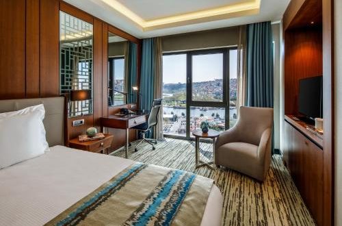 CLARION HOTEL