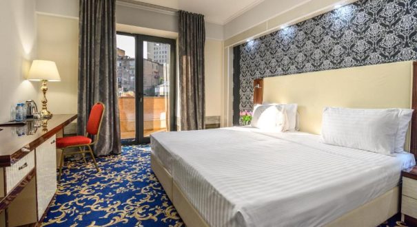 NEW NAIRI HOTEL