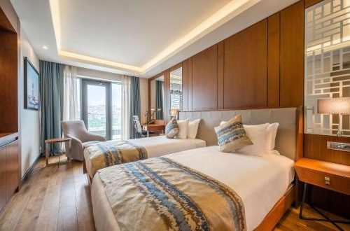 CLARION HOTEL