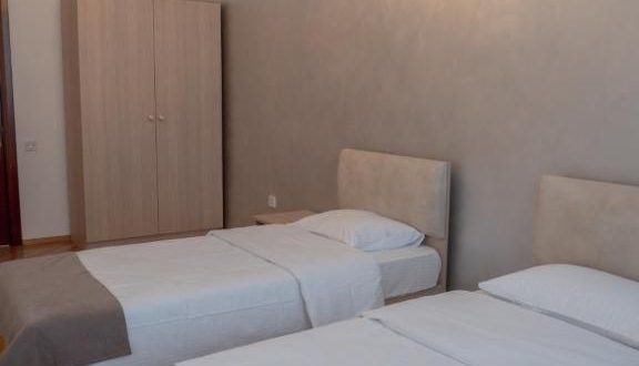 BOULEVARD SIDE HOTEL