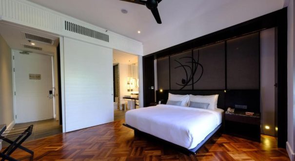 LONE PINE RESORT HOTEL