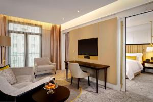 THE ALEXANDER HOTEL