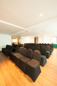THE SEASONS BANGKOK HUAMARK HOTEL