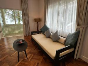 LONE PINE RESORT HOTEL