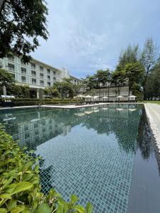 LONE PINE RESORT HOTEL