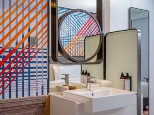 MERCURE BANGKOK SURAWONG HOTEL