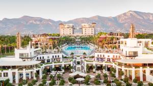 CRATOS PREMIUM HOTEL