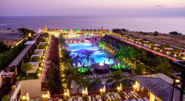 CRATOS PREMIUM HOTEL