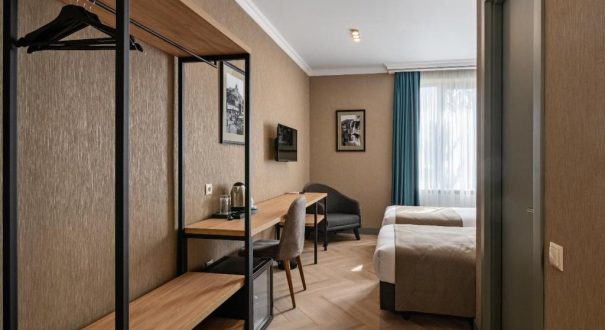OLD WALL HOTEL