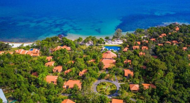 GREEN BAY RESORT HOTEL